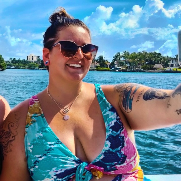 xoxo, Ami! 🖤 - Picture 3 of 8